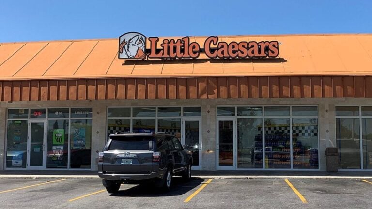 Little Caesars Pizza Hialeah.