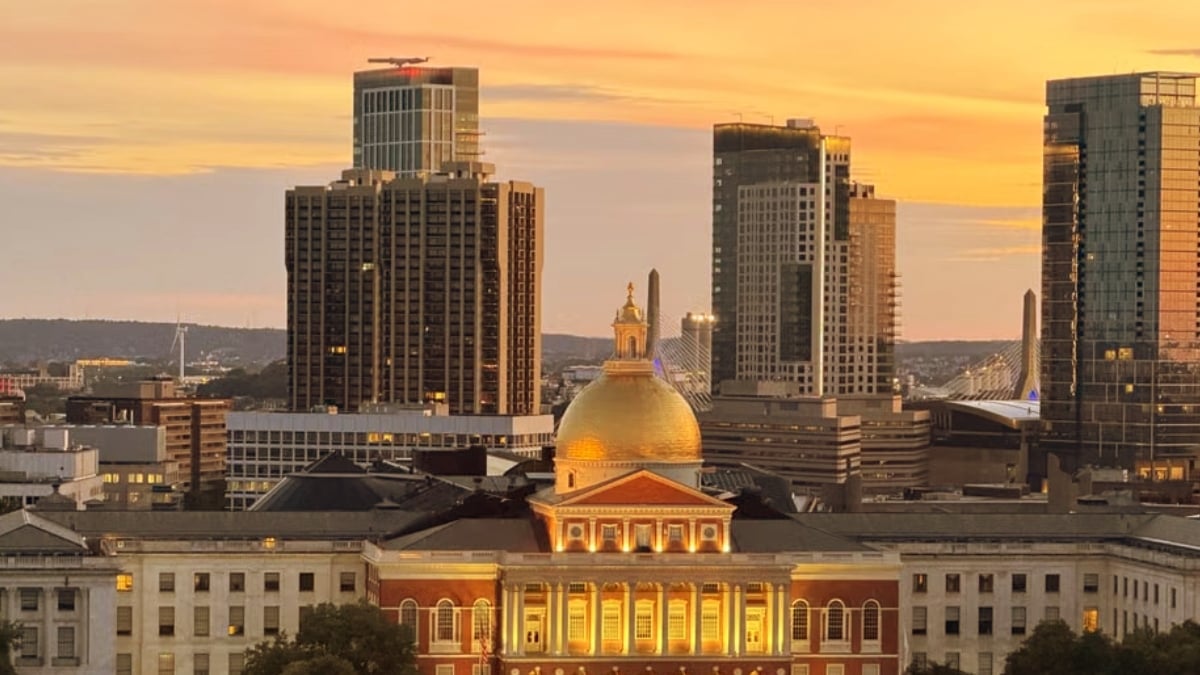 Massachusetts Citizen Sounds Off Alarm as Wildfires Turn the Sky Ominous: ‘Mexican Filter Cranked to 100%’