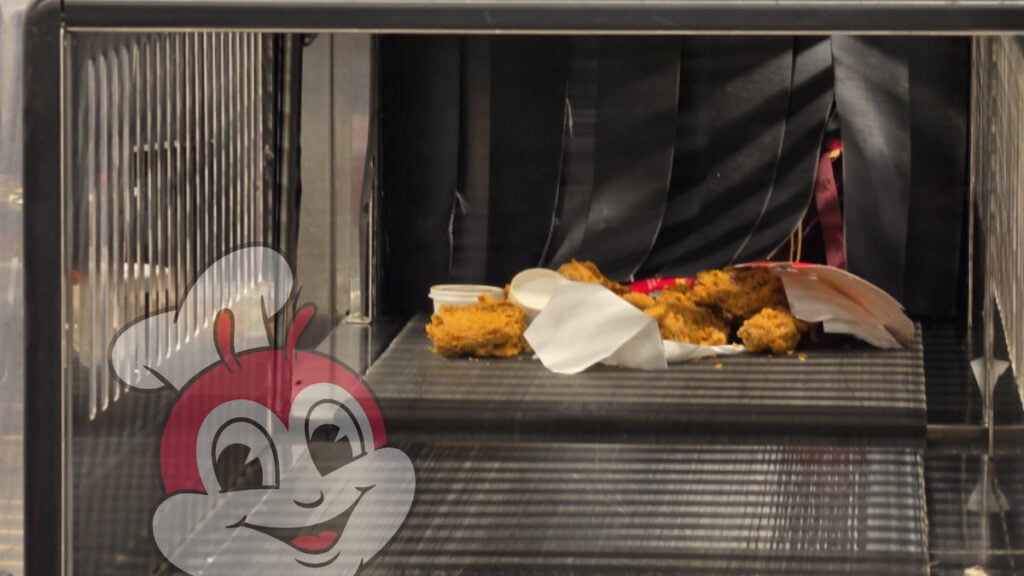Bucket of Jollibee Allegedly Brings TSA to Standstill at Hawaii Airport: ‘What a Waste of Delicious Fried Chicken’ Bucket of Jollibee Stuck in Airport X-Ray
