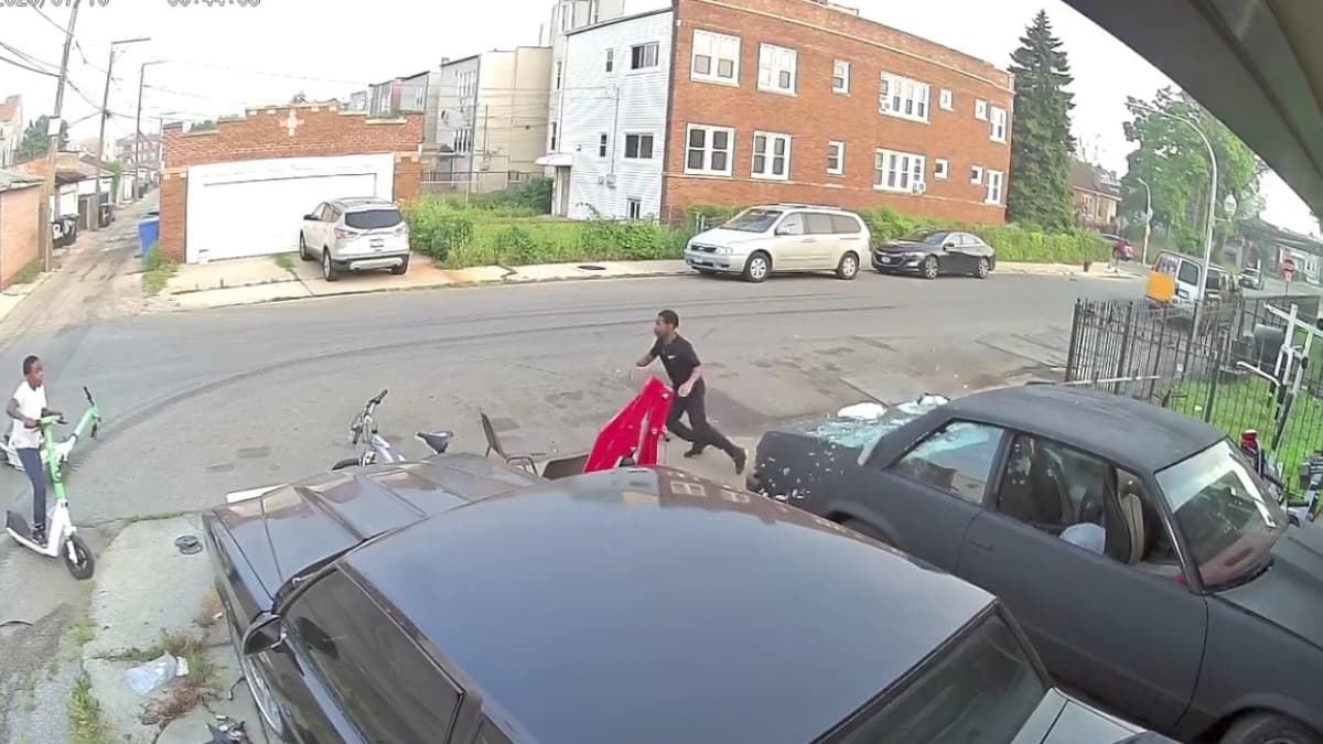 Illinois Kids Caught Throwing Dumbbells at Parked Cars, Shattering Windshields: ‘And the Cops Won’t Do Anything’
