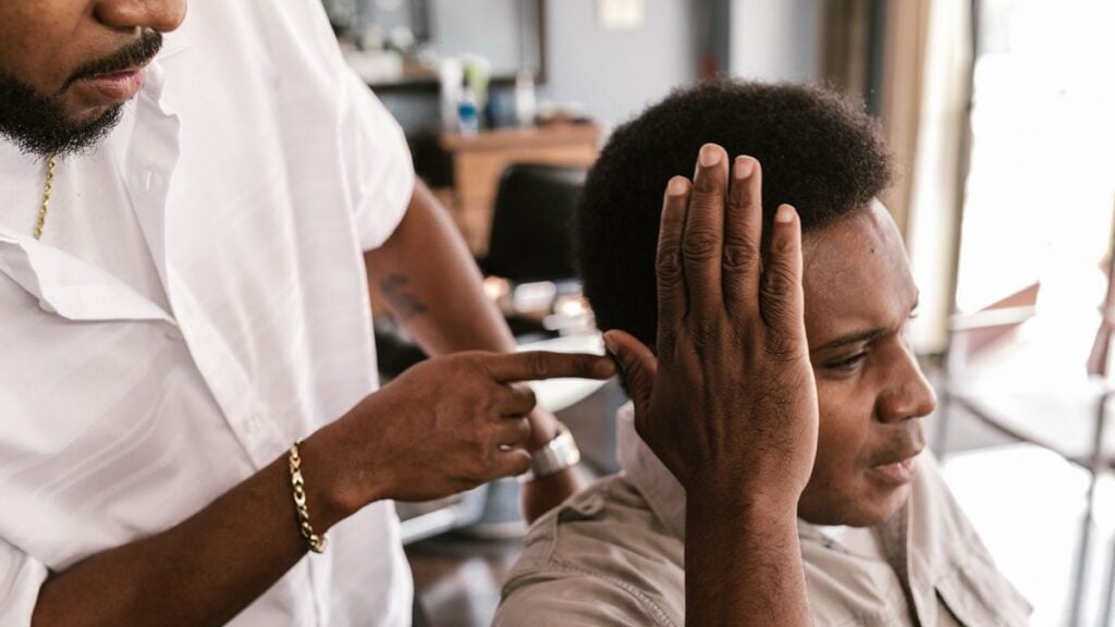 Police Threaten Georgia Influencer After He Calls 911 Over a Bad Haircut: ‘Sir This is Not a Crime Scene’ Georgia influencer calls 911 over haircut