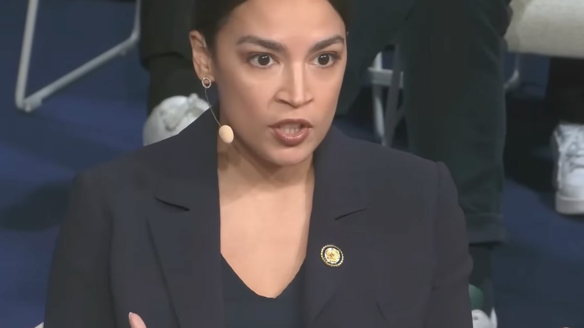 ‘Did You Say That About Diane Feinstein?’: New York Rep. AOC Faces Hypocrisy Backlash Over Mitch McConnell’s Absence