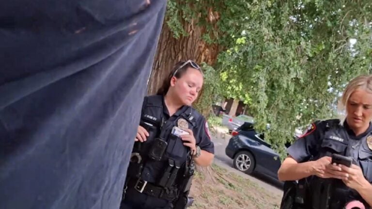Colorado-Woman-Argues-With-Police-on-Validity-of-Cameras-Allegedly-Pointed-at-Neighbors