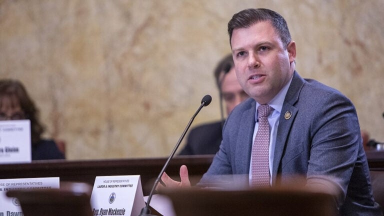 Convicted Fraudster Pardoned Days After Donating to Pennsylvania Congressman Sparks Scrutiny: ‘The Presidential Pardon Thing Needs to Be Overhauled’ Convicted Fraudster Pardoned Days After Donating to Pennsylvania Congressman Sparks Scrutiny 'The Whole Presidential Pardon Thing Needs to Be Overhauled'