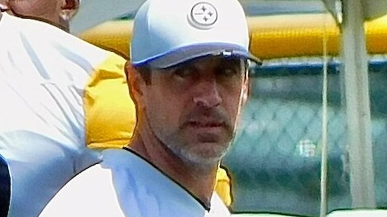 Pittsburgh Fans Embrace Aaron Rodgers’ Family Reunion After ‘Mystery Wife’ Helps Heal Family Rift: ‘Life’s Too Short’ Rodgers with the Pittsburgh Steelers in 2025