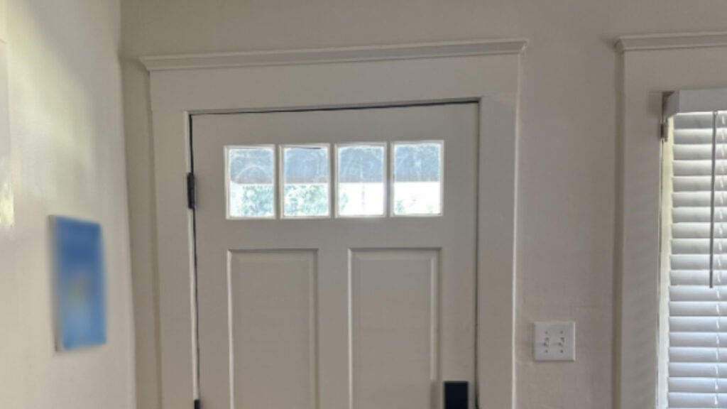 California Resident Says Strangers Peered Into Home While They Were Half-Dressed, but Police Said There Was ‘No Reasonable Expectation of Privacy’ California Resident Says Strangers Peered Into Home While They Were Half-Dressed