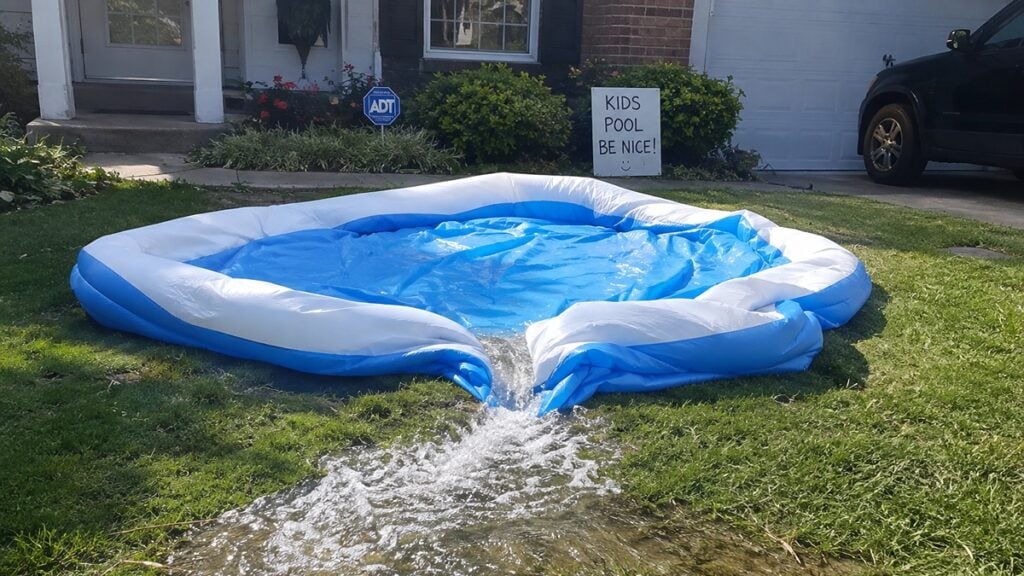 Spiteful Karen Sparks Fury After Destroying Single Mom’s Pool in Illinois: ‘How Miserable You Have to Be to Do This?’ Illinois pool karen