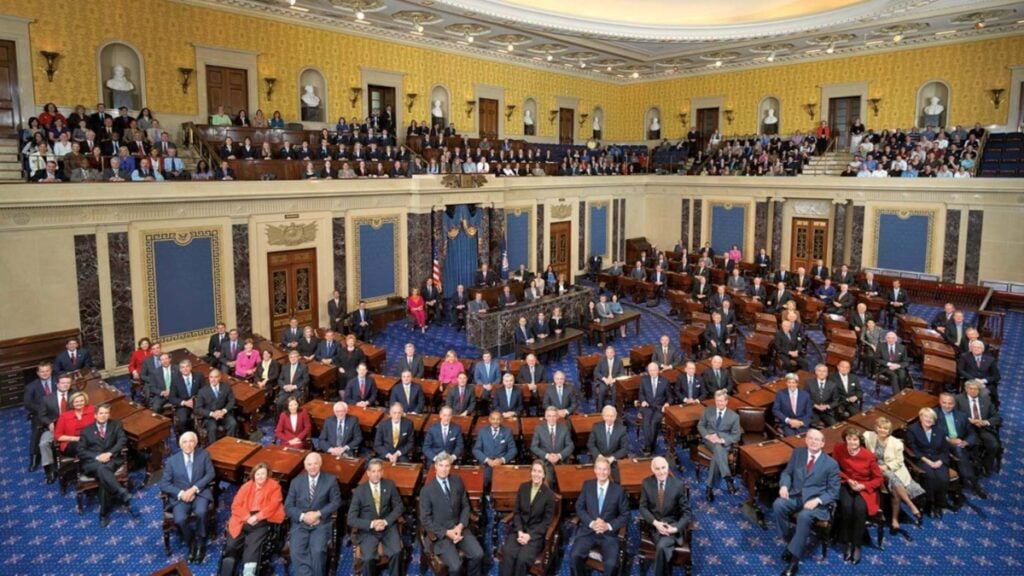 ‘Why Blame Democrats?’: Commenters Point to RINOs After Late-Night Voter ID Vote Fails as California Sen. Alex Padilla Objects Sens. Mike Lee and Jon Husted tried advancing a photo ID requirement for federal elections around 4 a.m., but the measure failed 52-46 after California Sen. Alex Padilla said “Vote NO on this measure.” The floor video is drawing mixed online reactions.
