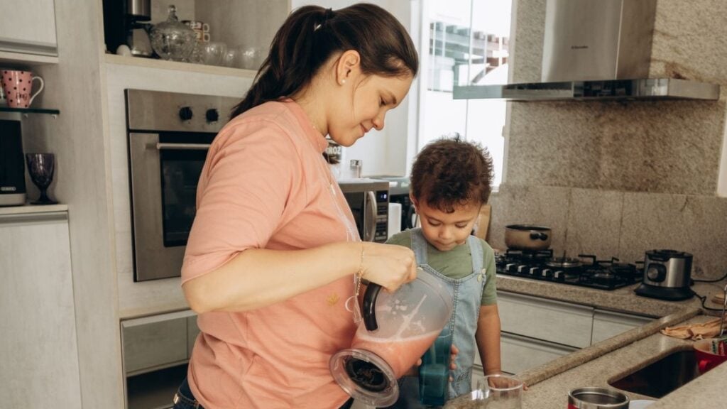 ‘What I Needed Was You To Explain Autism To Me’: Arizona Mom Blasts Karen For Critiquing How She Makes Her Autistic Son Breakfast Arizona Mom Blasts Karen For Critiquing How She Makes Autistic Son Breakfast
