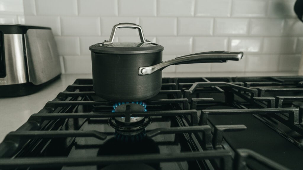 ‘I’m Not Losing My Kids Over This’: New York Foster Mother Says Landlord Was Upset She Called 911 Over Carbon Monoxide Alarm Pot atop a live stove fire