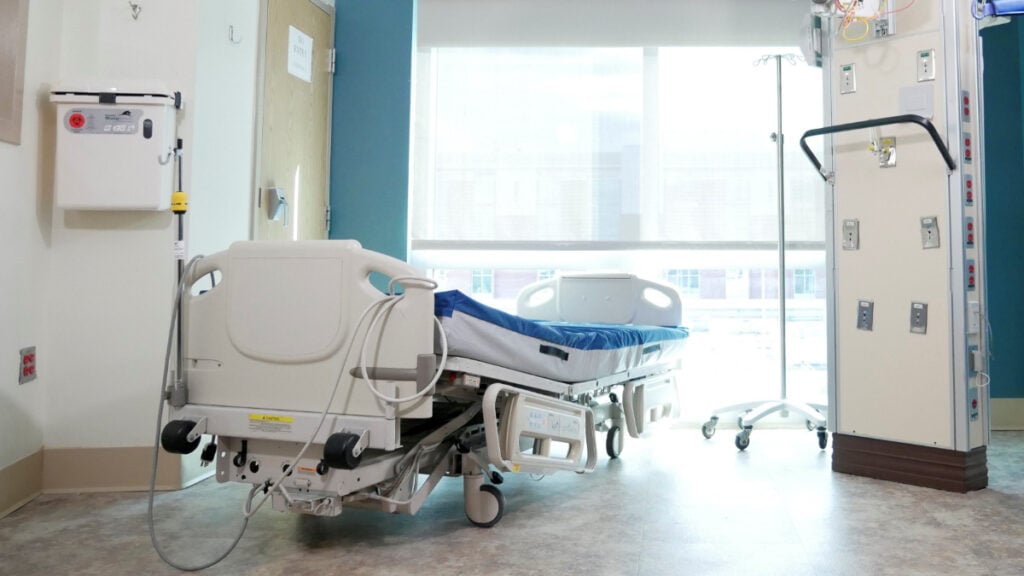 Washington Dad Wonders if His Autism Made His ER Visit for His Son Awkward: ‘Such an Odd Response’ hospital ER room with a bed and advanced medical equipment