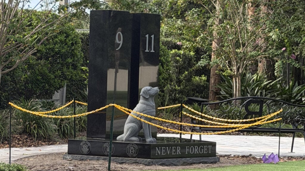 ‘Absolutely Bizarre and Tasteless’: Florida HOA Installs Enormous 9/11 Memorial, Sparking Outrage Florida HOA Installs Enormous 911 Memorial