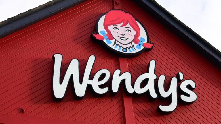 Wendys Customer ICE Threat Minnesota