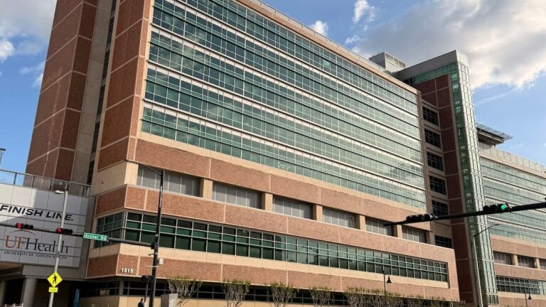 ‘I Had My Cancer Treatment There’: Illinois Residents Fear Losing Chicago Safety-Net Hospital as Its Future Hangs in Balance Hospital exterior for illustrative purposes