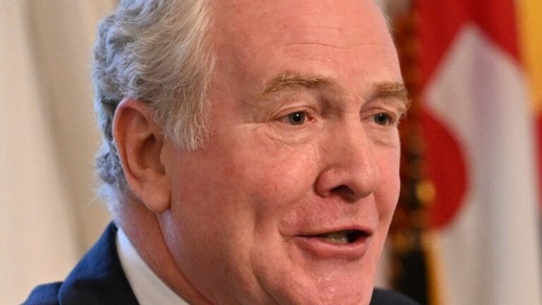 Maryland Sen. Chris Van Hollen said President Trump is hiding how many service members have been killed and injured in the Iran war, tying the claim to an old “suckers” and “losers” line. Replies split over the quote and the casualty count.