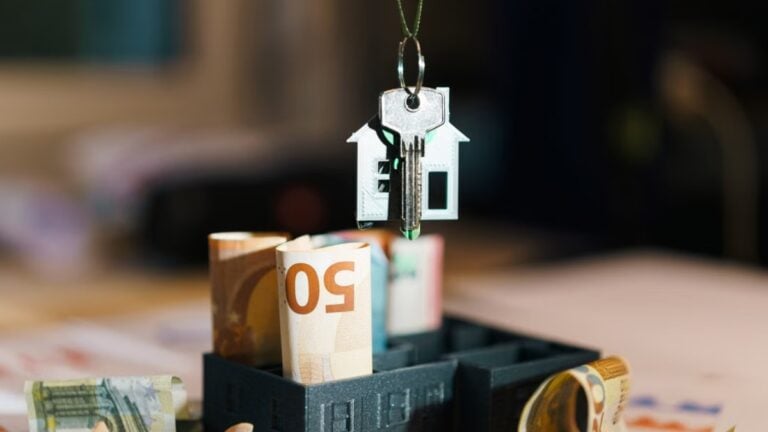 Florida Homeowners Could See a Property Tax Cut While Canadians Could Face a Bigger Bill: ‘This Bill Is a Disaster’ Florida Higher Property Taxes for Canadians