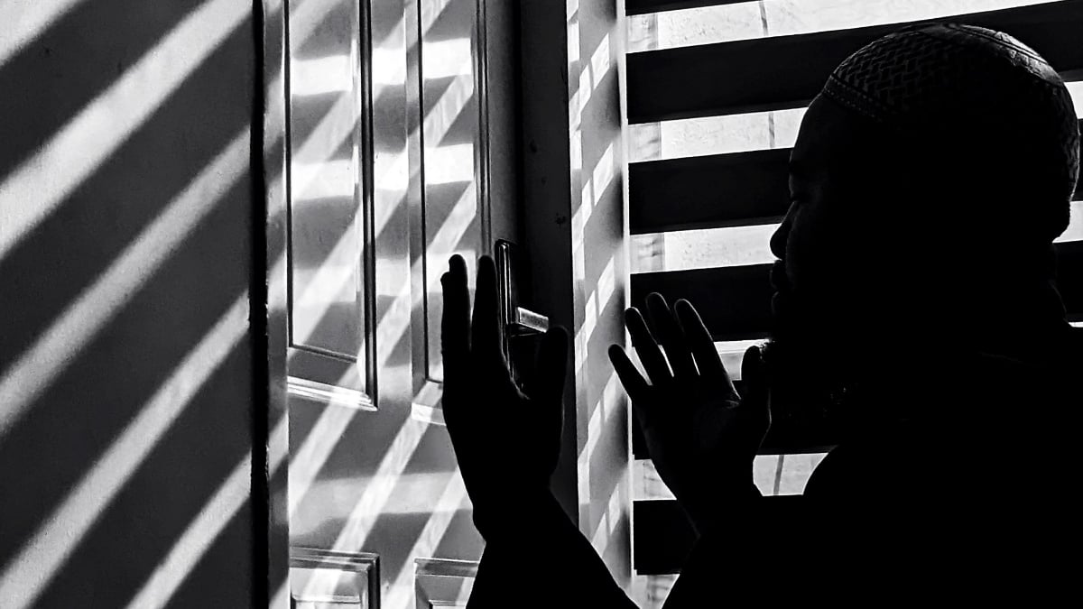 Ohio Couple Says Doorbell Camera Caught Landlord Secretly Entering Their Apartment Four Times: ‘Something Is Giving Predator Vibes’