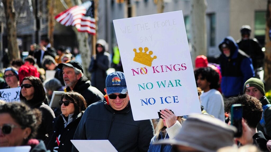 ‘All About Suppressing the Latino Vote’: California Residents Furious as ICE Launches New Crackdown Weeks Before the Election