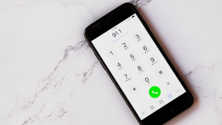 Call 911 on iPhone