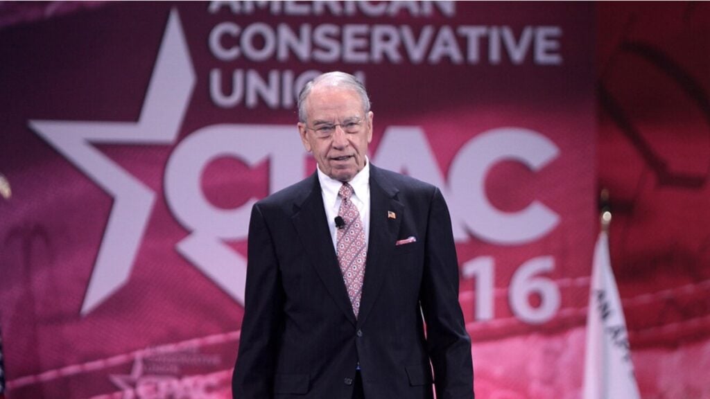 ‘Term Limits Please’: Sen. Chuck Grassley Files for 2028 Run at 93 in Iowa, Prompting Backlash Over Age and Longevity in Office Sen. Chuck Grassley of Iowa, 93, has filed FEC paperwork for a 2028 reelection bid that could keep him in office until age 101. The news has drawn fresh debate over age and term limits.
