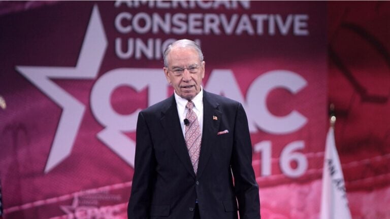 ‘Term Limits Please’: Sen. Chuck Grassley Files for 2028 Run at 93 in Iowa, Prompting Backlash Over Age and Longevity in Office Sen. Chuck Grassley of Iowa, 93, has filed FEC paperwork for a 2028 reelection bid that could keep him in office until age 101. The news has drawn fresh debate over age and term limits.