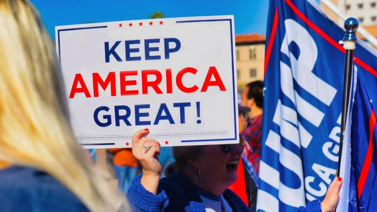 California Man Threatens to Call ICE on Hispanic Family for Speaking Spanish at Denny’s, Throws Glasses Near Their Kids: ‘Racist MAGA Prick’
