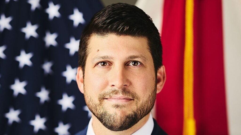 ‘Steal From Storm Victims, and You Might Lose More Than Your Freedom’: Florida AG’s Hurricane Isaias Message Divides Commenters on Crime Deterrents and Hypocrisy Florida Attorney General James Uthmeier posted a video on X warning that looting after Hurricane Isaias can raise charges a full degree and that storm victims’ property is protected under Second Amendment rights. Online reactions have been mixed.