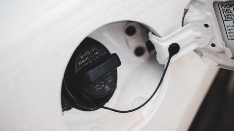 ‘He Wanna Go to Jail, I Fear’: South Carolina Woman Films Man Allegedly Trying to Put Sugar in Her Gas Tank Up close shot of gas tank on car.