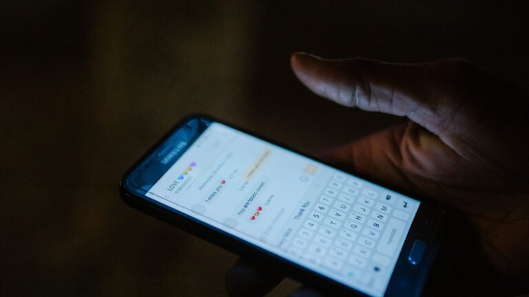 ‘Can We Be Friends?’: 19-Year-Old Says 40-Year-Old Grubhub Driver Asked If She Was Eating Alone, Then Sent Disturbing Message Close-up of a hand holding a smartphone with a messaging app open