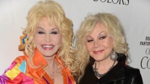 tennessee dolly parton sister vote
