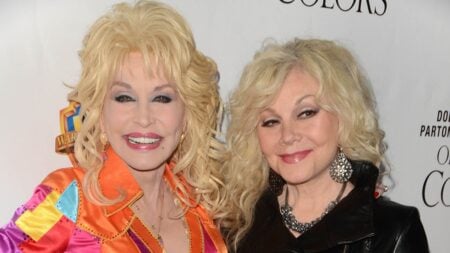 ‘Don’t Let Them Rig This Election’: Chaos as Dolly Parton’s Sister Claims Tennessee Machine Kept Switching Her Vote to Republican tennessee dolly parton sister vote