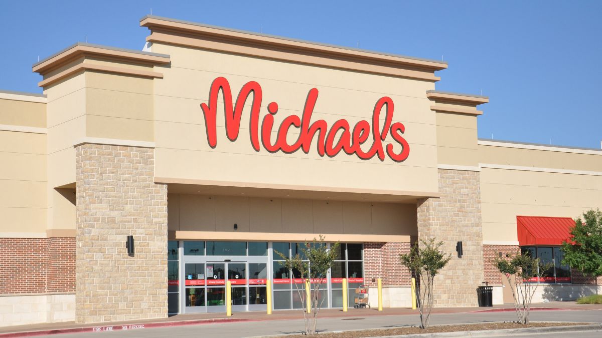 Ohio Woman Says Michaels Refused To Frame Her Trump Artwork, Threatens To Take S...