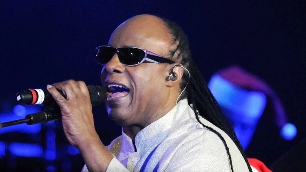 California Standoff as Stevie Wonder Sues to Evict the Ex-Fiancée in His Mansion Rent-Free for 38 Years and She Unloads: ‘He Is a Gaslighter and a Manipulator’ Stevie Wonder, who sued to evict his ex-fiancée from his Hollywood Hills home after 38 years rent-free.